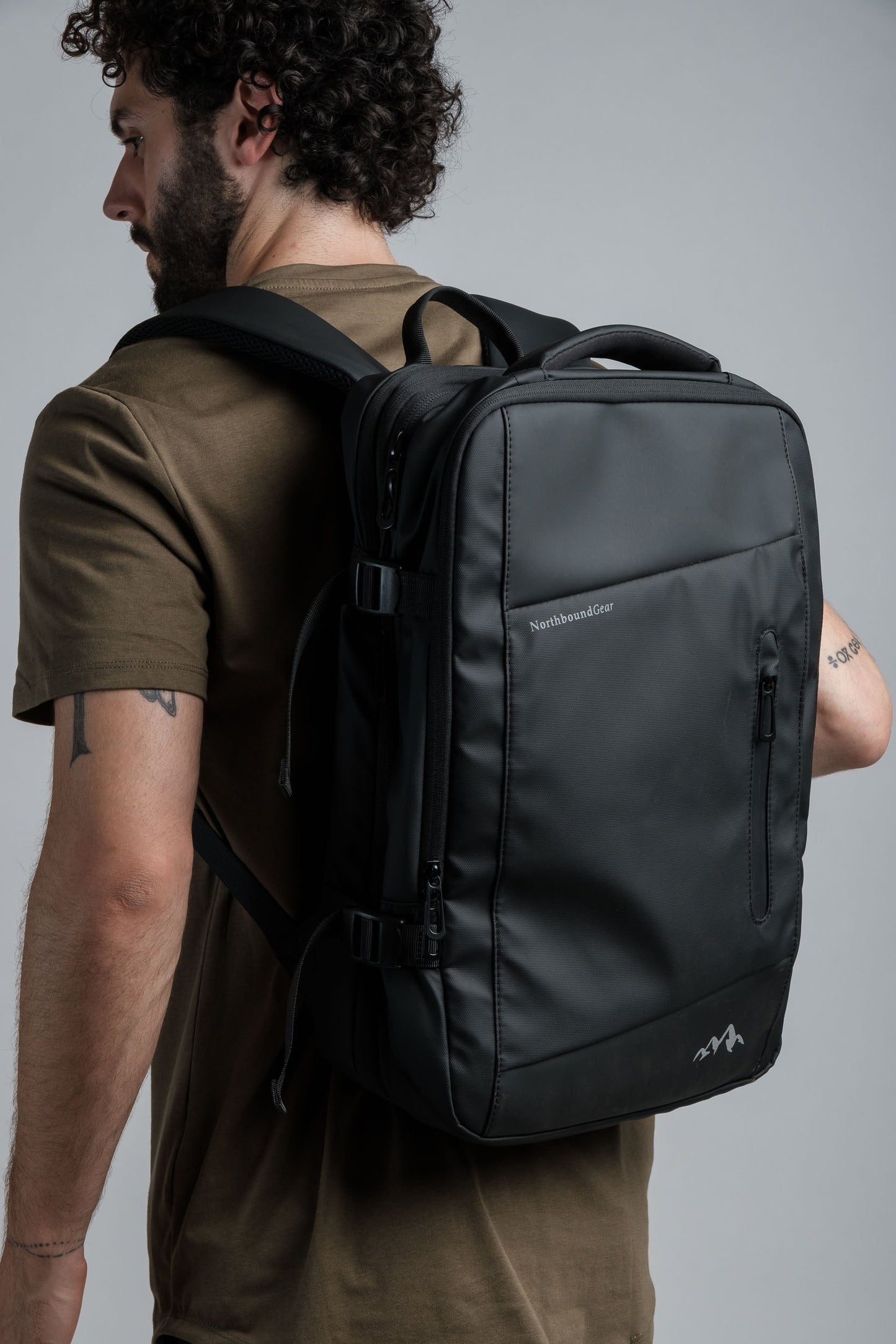 "Voyager" Expandable Backpack 26L / 38L with Built-in Rain Coat